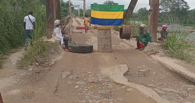 Colère sur le pont d’Ebel-Abanga&nbsp;: les habitants bloquent la route pour exiger la reprise des travaux