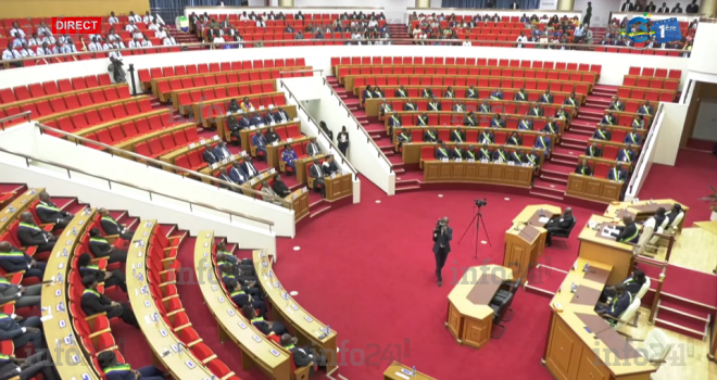 Projet de nouvelle Constitution gabonaise : déjà du retard à l’allumage pour la Constituante