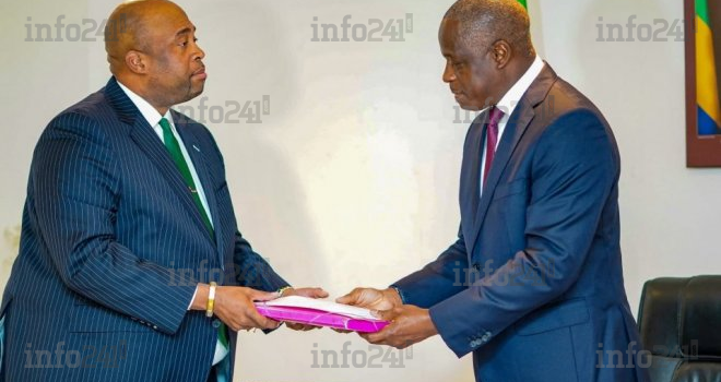 Port-Gentil : Houangni Ambouroue installé, la mairie sommée de moderniser et d’assainir la ville