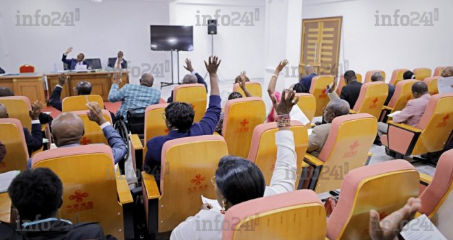 Premiers tirs législatifs au Sénat &nbsp;: tout passe, sauf la Cour islamique de justice&nbsp;!