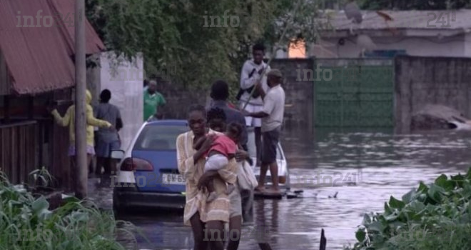 Port-Gentil sous les eaux : Une pluie diluvienne plonge les habitants dans la tourmente